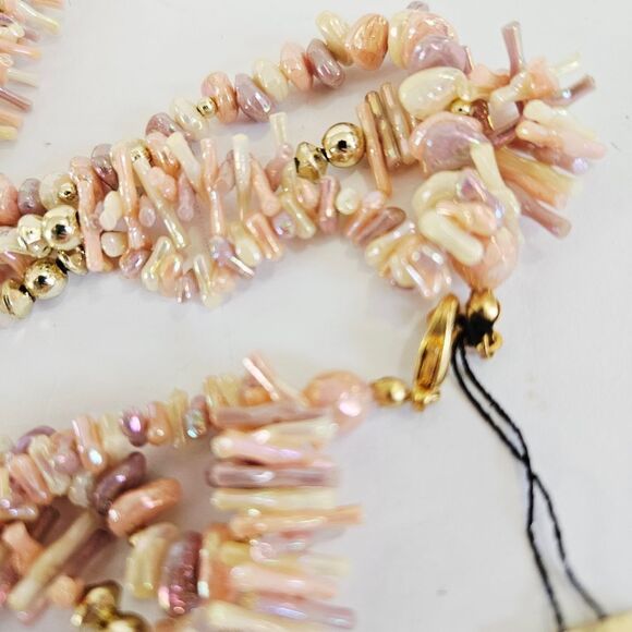 Vintage Jewels By Carle Deadstock Pink Coral Chip Triple Strand Beaded Necklace - Picture 3 of 13